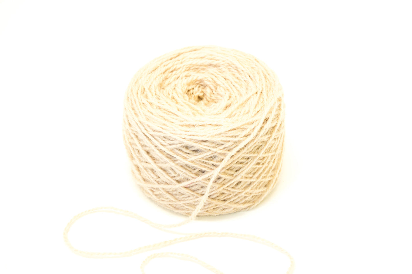 Ivory color European wool yarn - Color 72