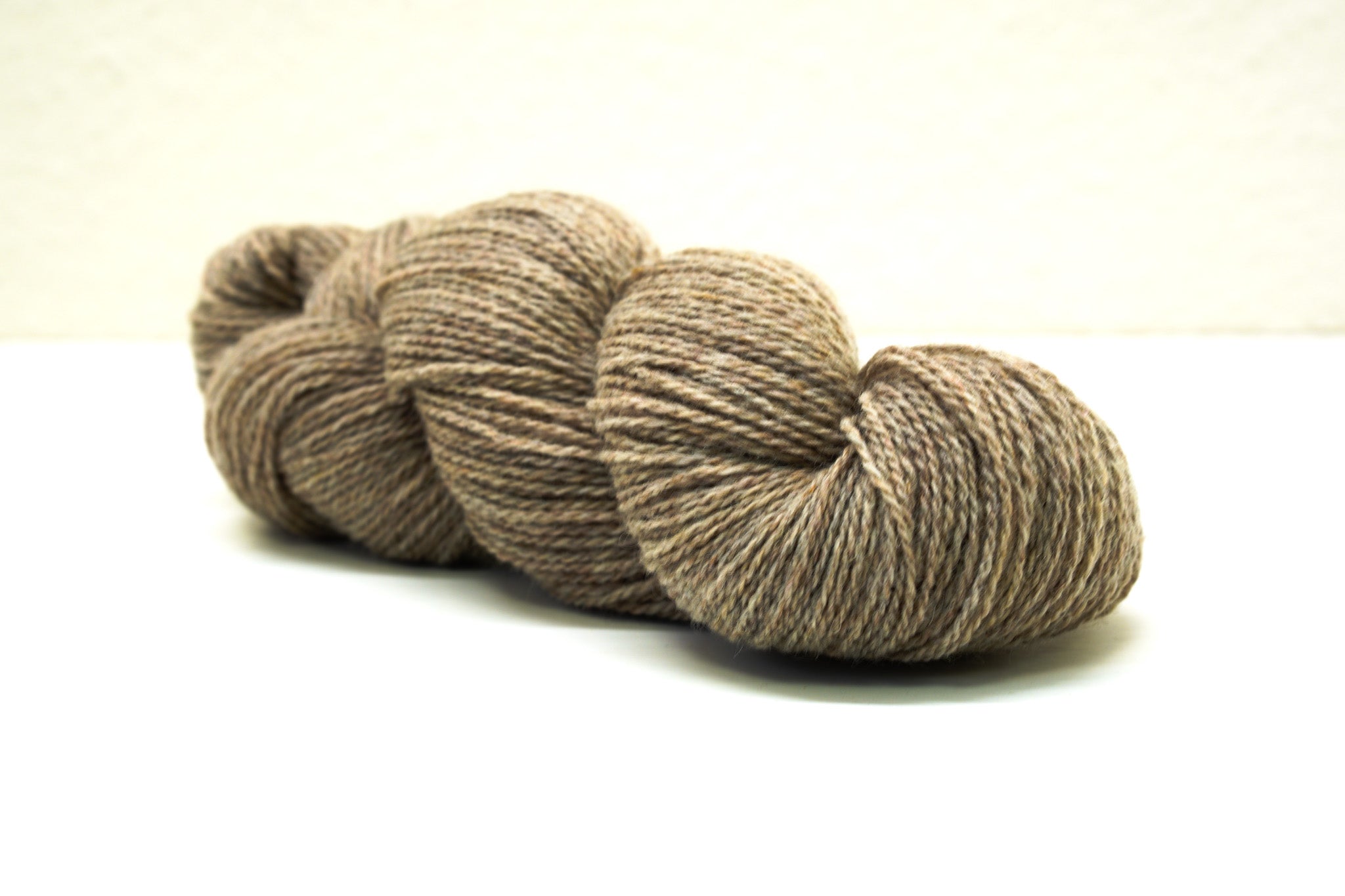Grey-brown undyed New Zealand fingering wool - 100g./3,50 oz. - 265