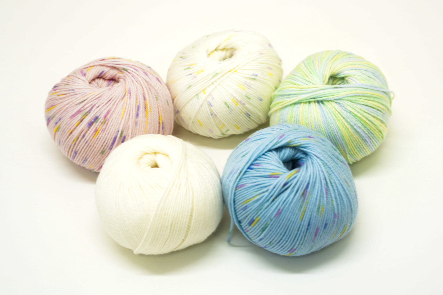 White virgin merino lace wool with colors | Luxury thread