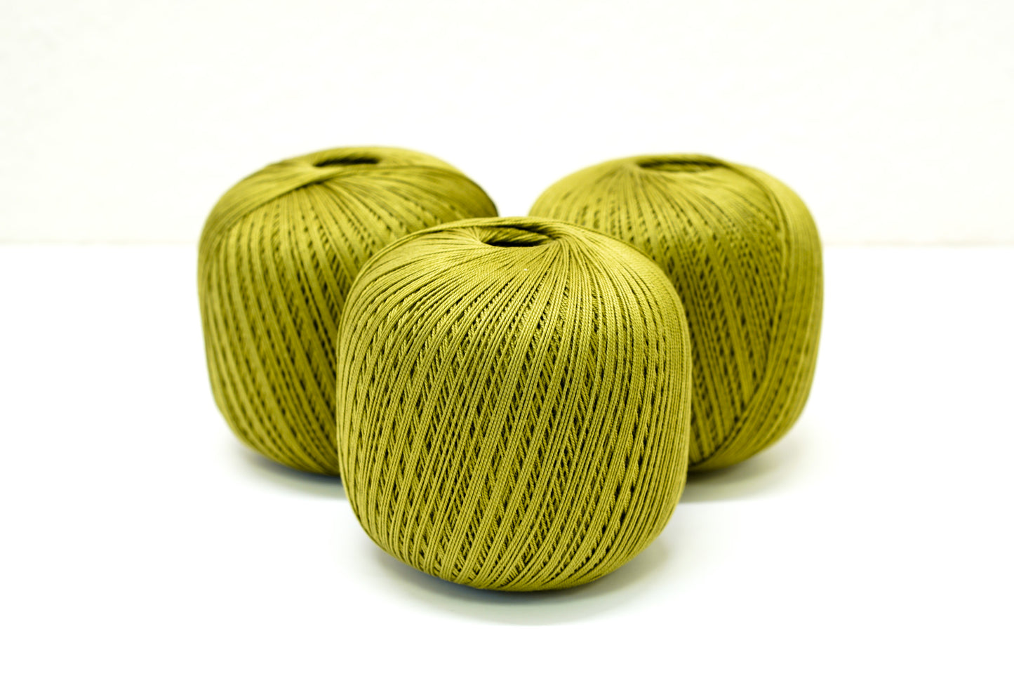 Sheen green color mercerised cotton 100g/452m