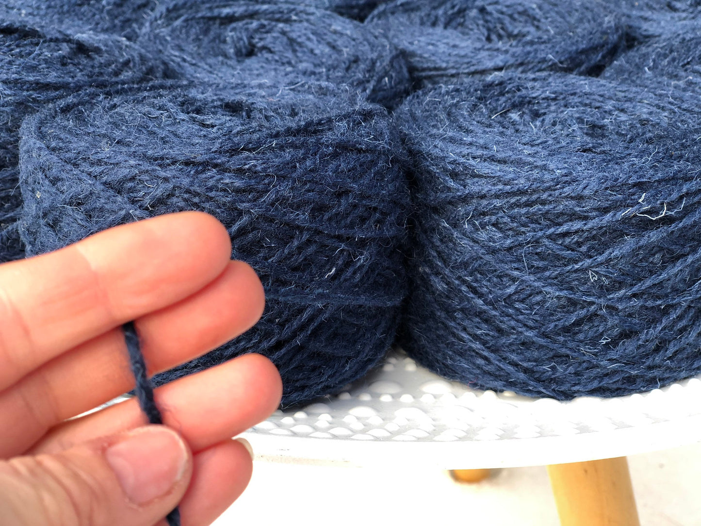 Dark blue European wool yarn | dark-blue-european-wool-yarn