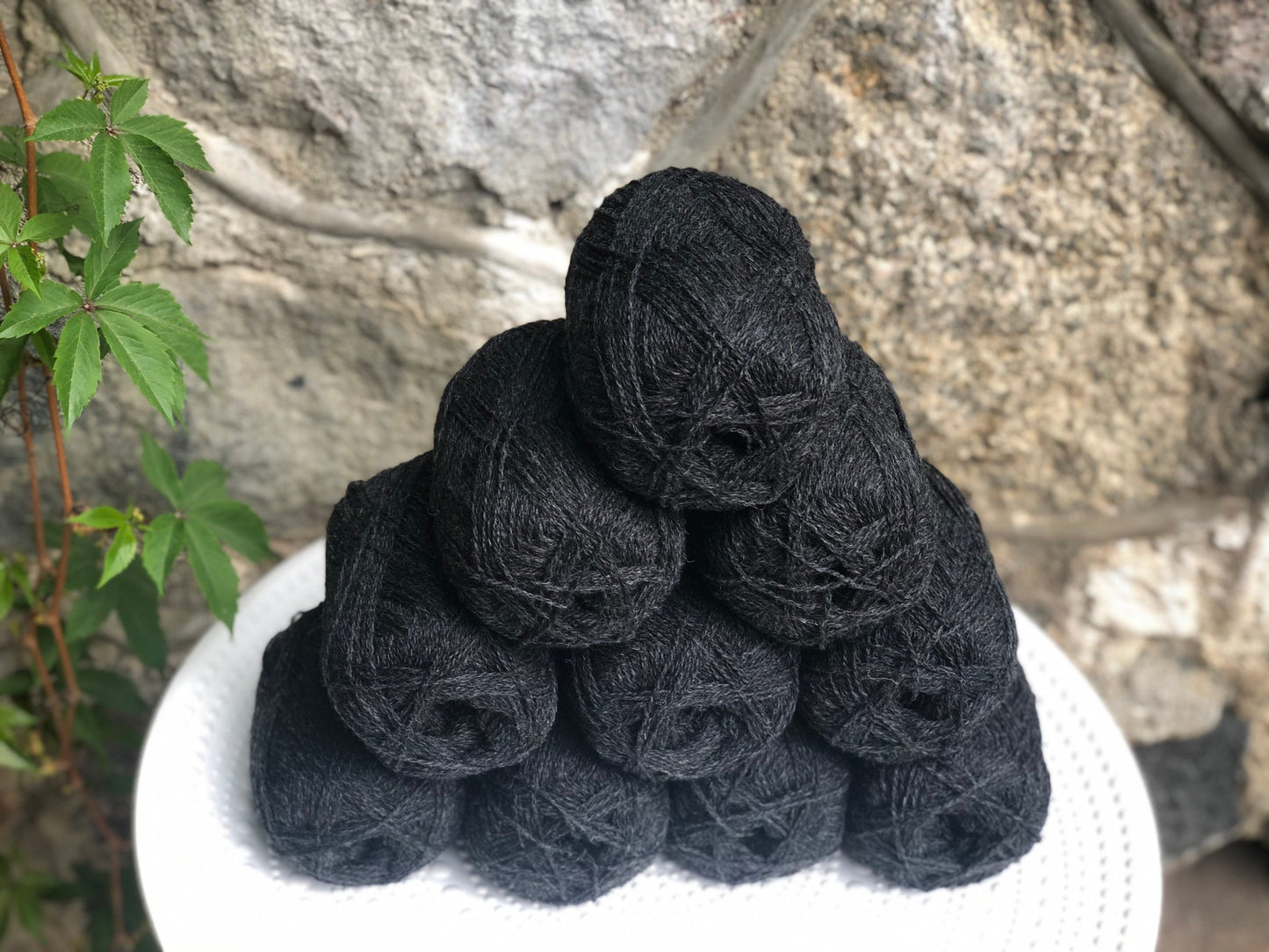Dark grey New Zealand wool yarn | dark-grey-new-zealand-wool-yarn