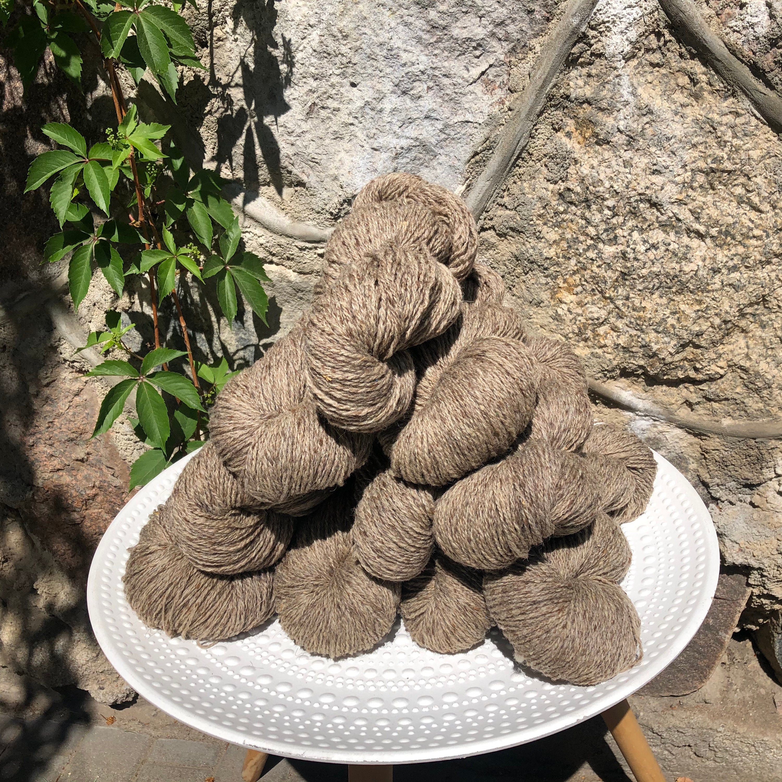Grey-brown dog wool yarn | grey-brown-dog-wool-yarn