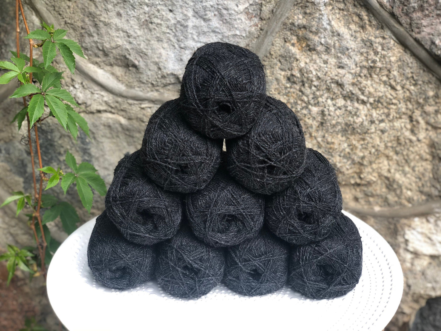 Dark grey New Zealand wool yarn | dark-grey-new-zealand-wool-yarn