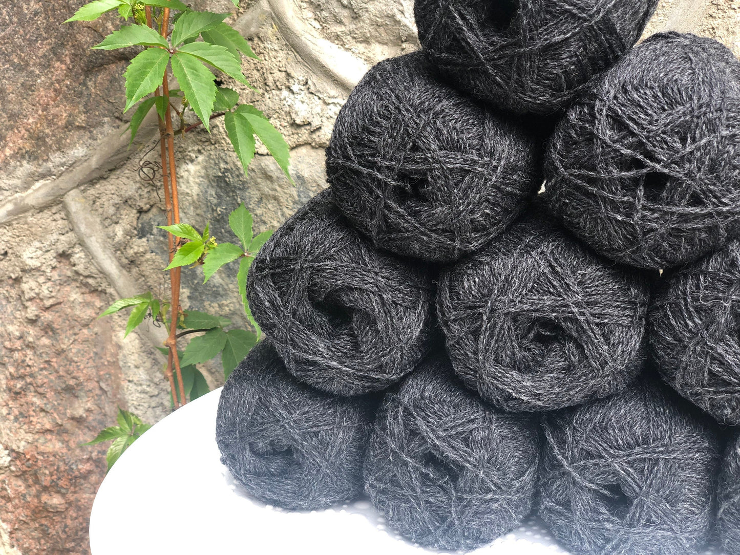 Dark grey New Zealand wool yarn | dark-grey-new-zealand-wool-yarn