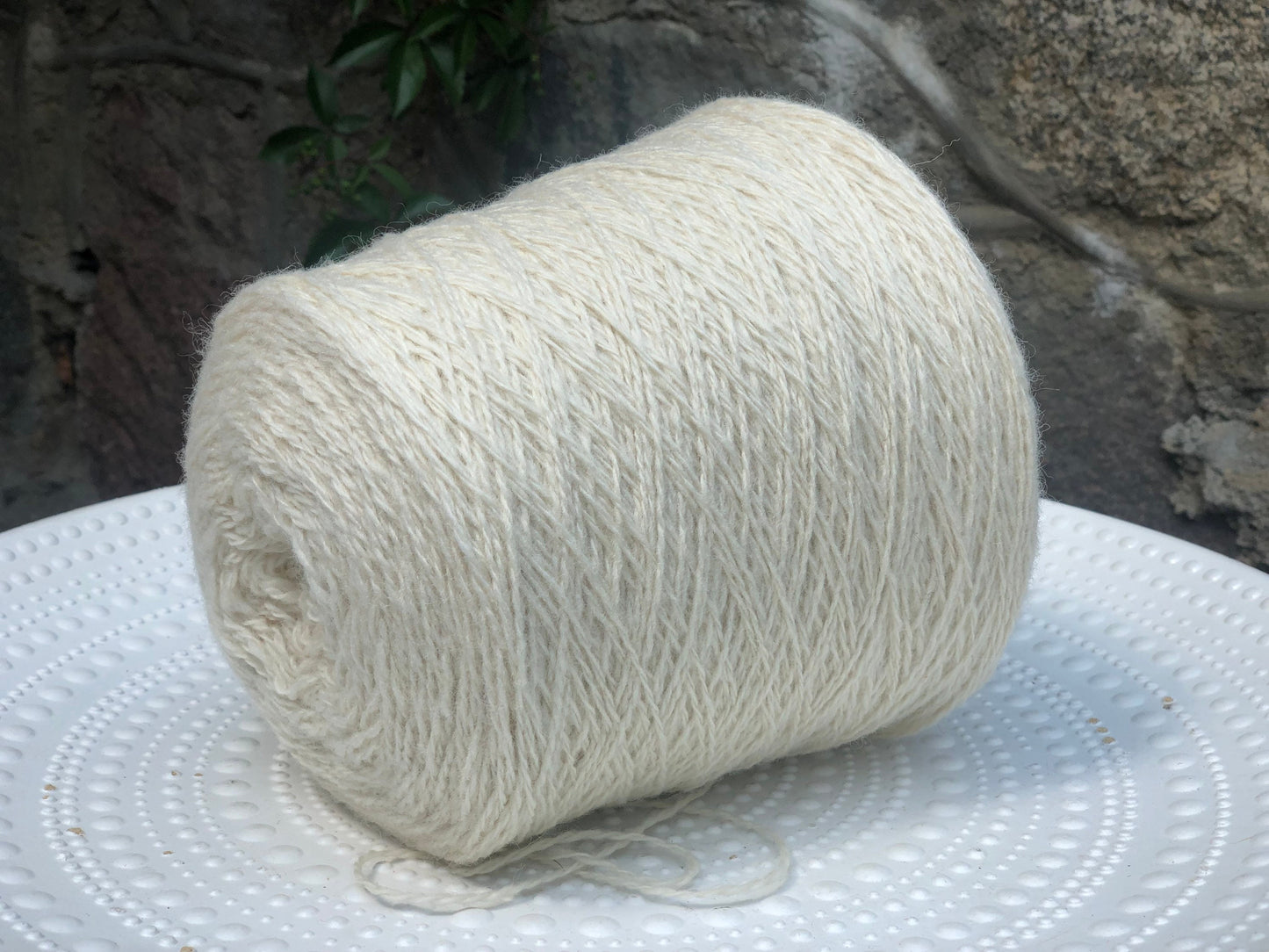 Milk -white European sheep wool yarn | milk-white-european-sheep-wool-yarn