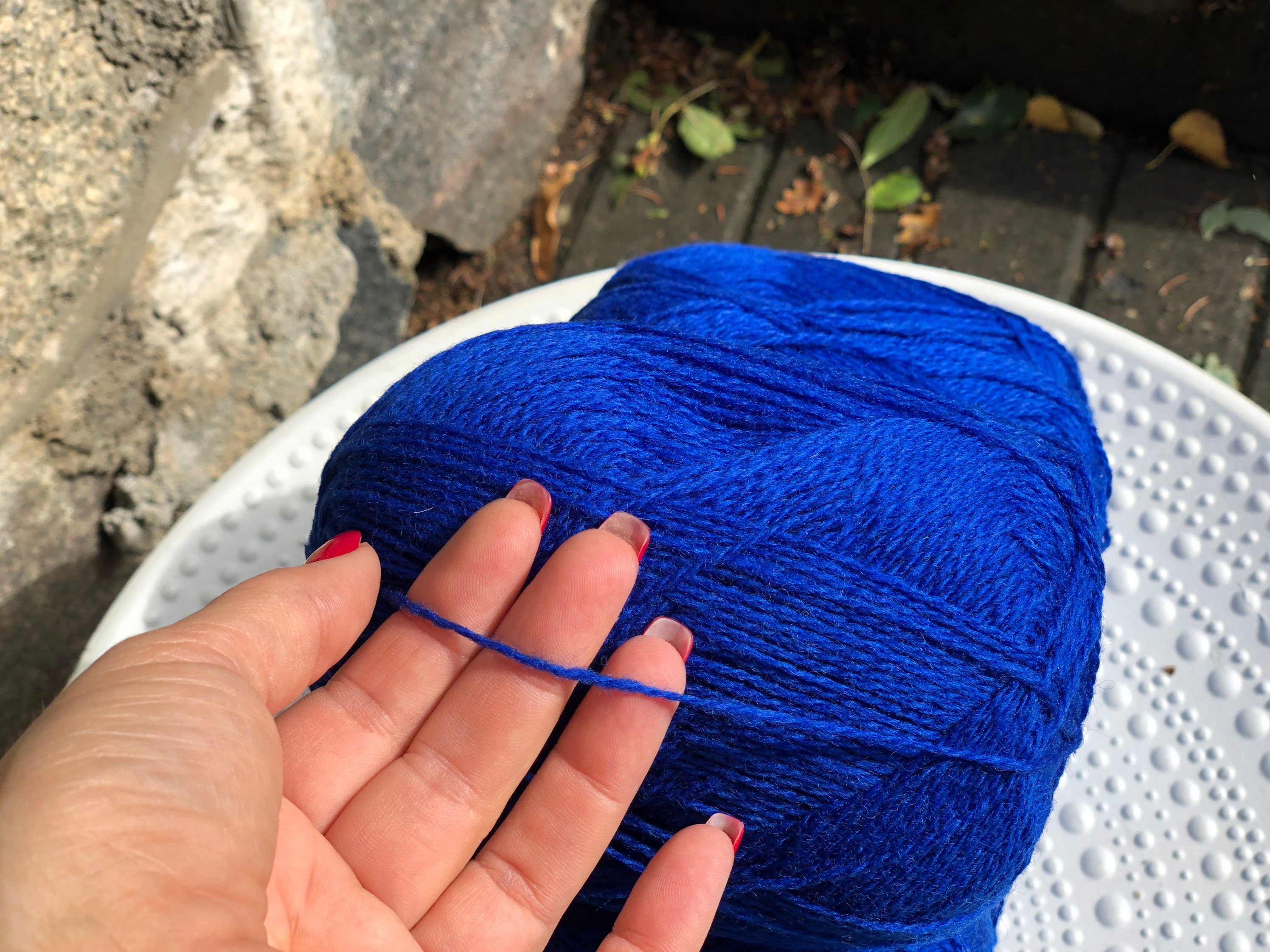 Royal blue New Zealand wool yarn | royal-blue-new-zealand-wool-yarn