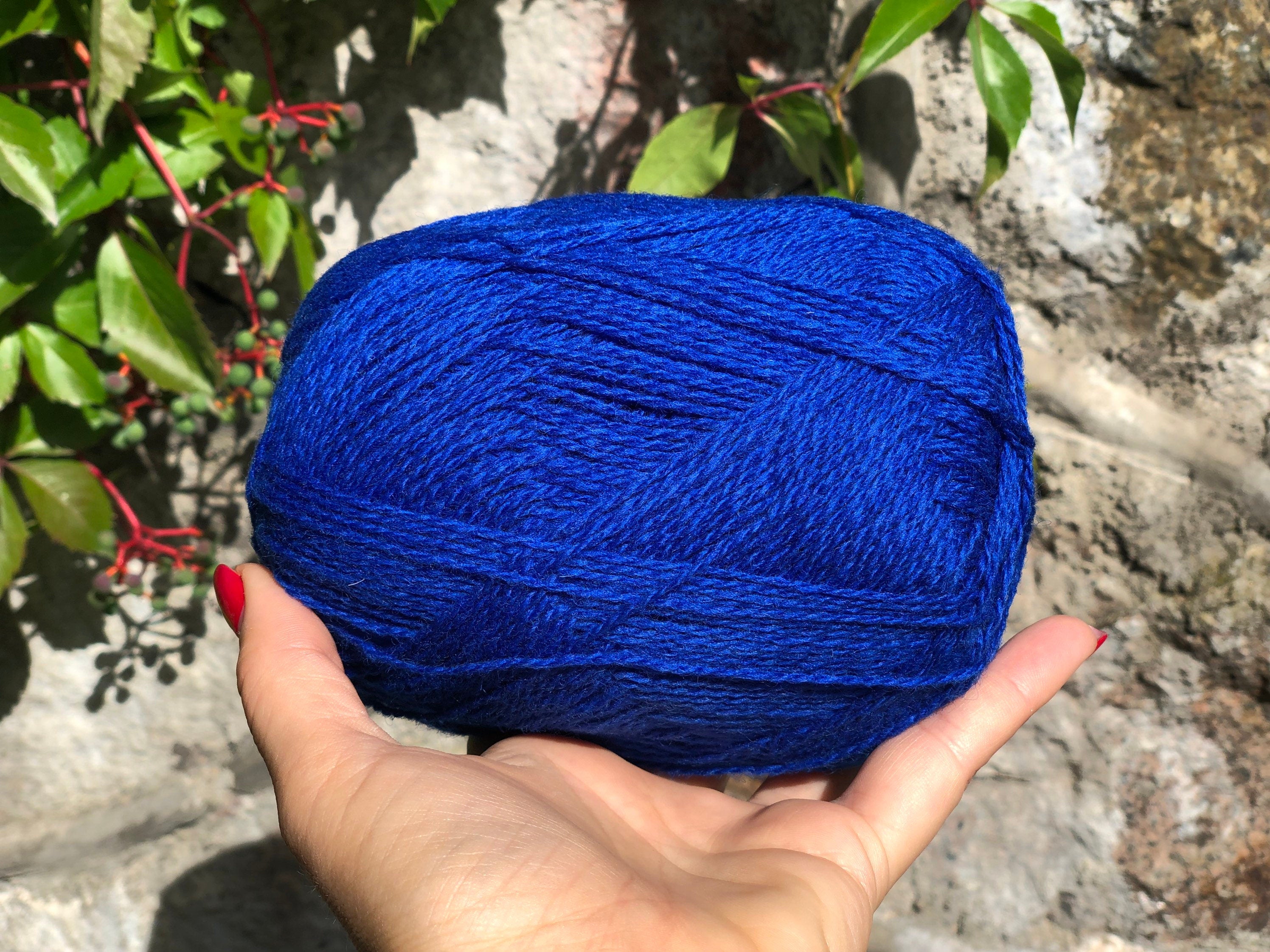 Royal blue New Zealand wool yarn | royal-blue-new-zealand-wool-yarn