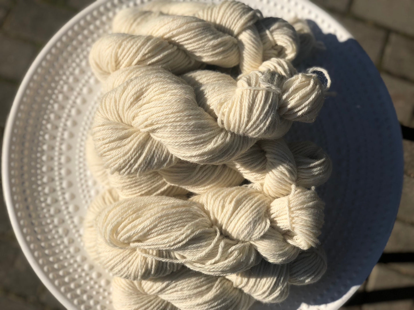 Milk white sheep wool yarn | milk-white-sheep-wool-yarn