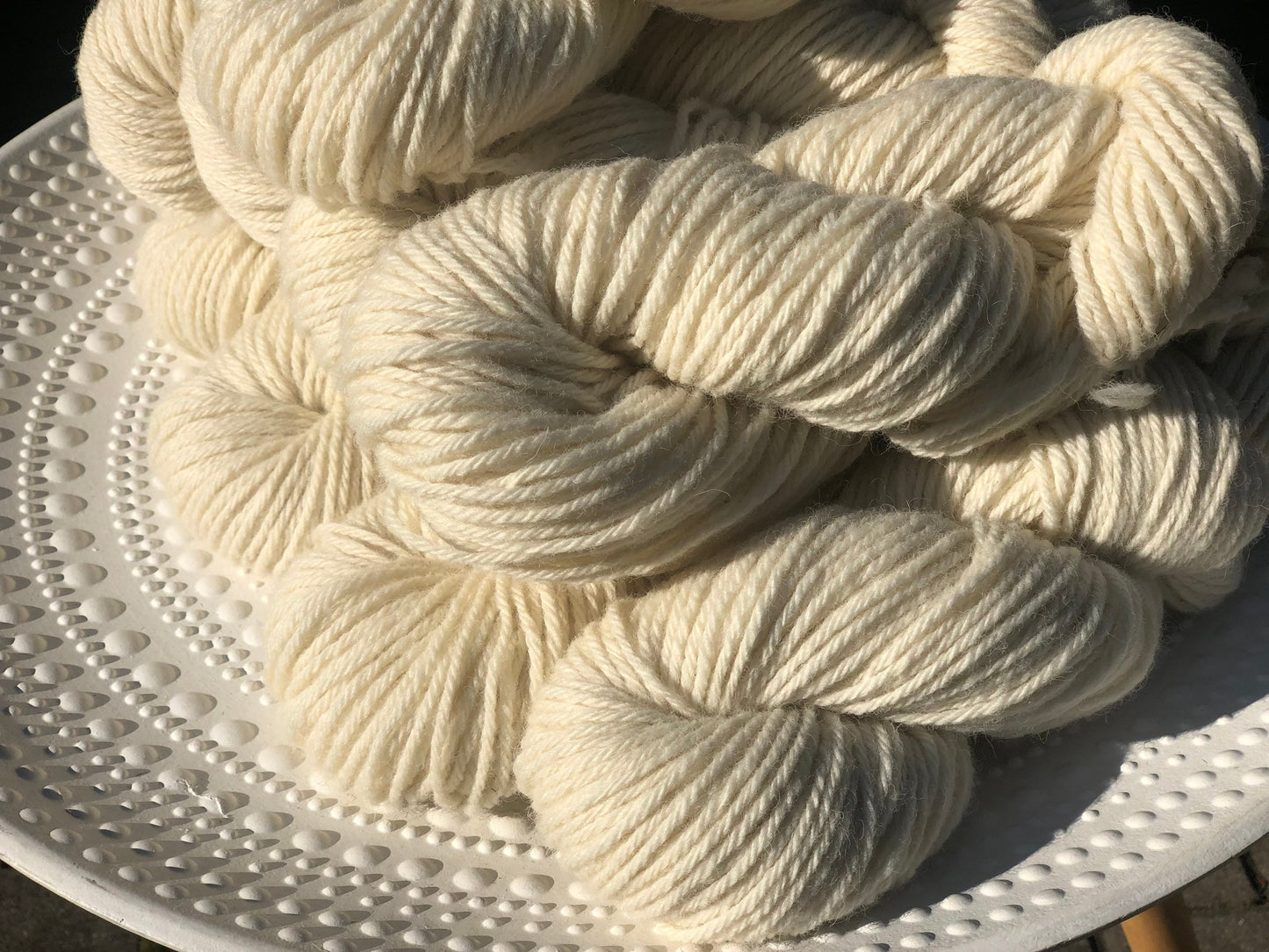 Milk white sheep wool yarn | milk-white-sheep-wool-yarn
