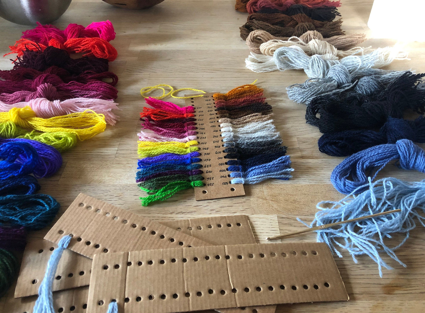 New Zealand wool yarn samples card in 35 colors | new-zealand-wool-yarn-samples-card-in-35-colors