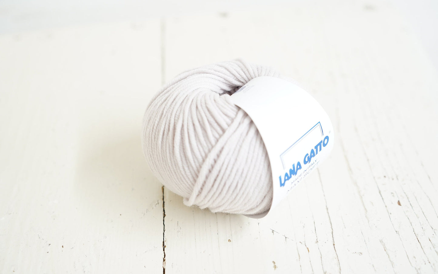 Pearl color merino Lana Gatto Maxi soft wool yarn | pearl-color-merino-lana-gatto-maxi-soft-wool-yarn