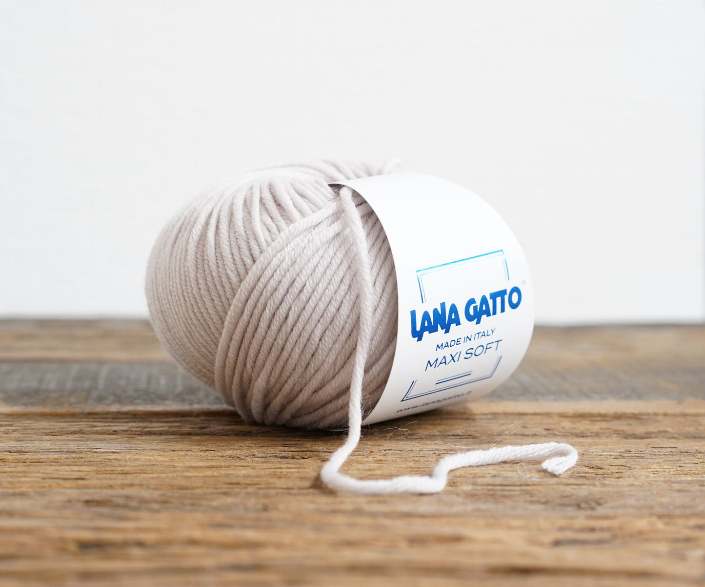 Pearl color merino Lana Gatto Maxi soft wool yarn | pearl-color-merino-lana-gatto-maxi-soft-wool-yarn