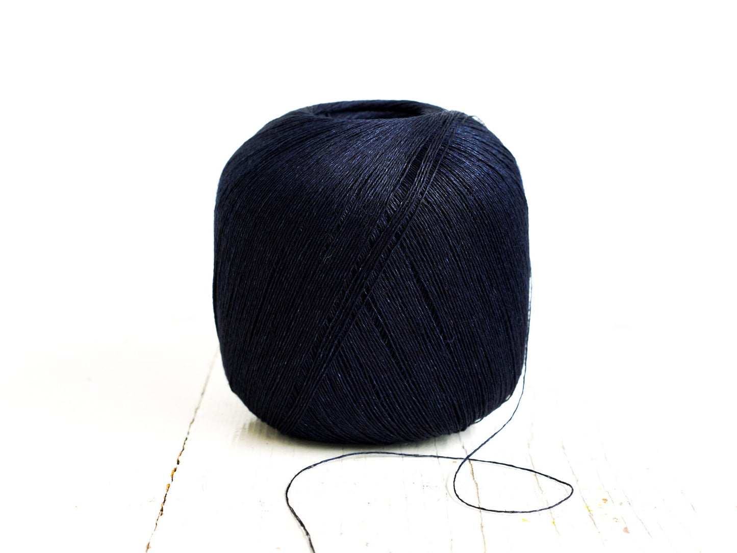 Deep blue 100% linen yarn | deep-blue-100-linen-yarn-1