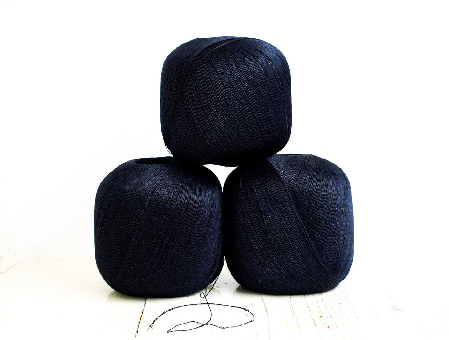 Deep blue 100% linen yarn | deep-blue-100-linen-yarn-1
