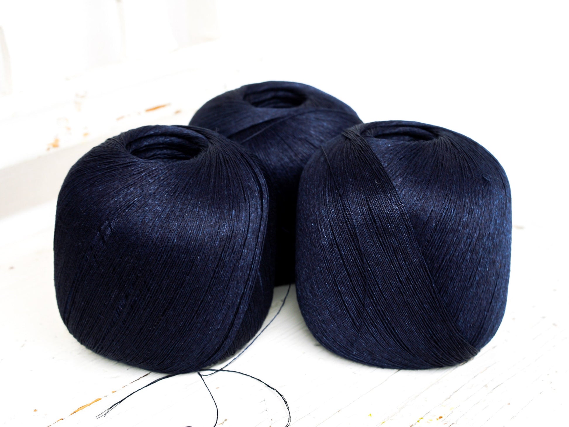 Deep blue 100% linen yarn | deep-blue-100-linen-yarn-1