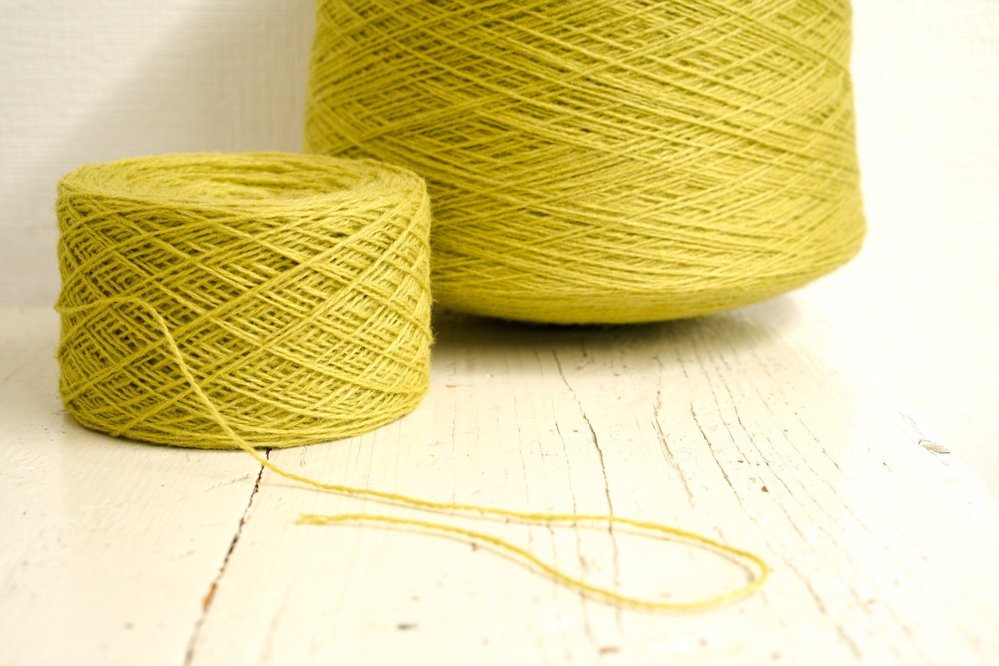 Salad green New Zealand wool cone 0,9kg/31.7oz, fingering fiber for weaving plaids, for knitting poncho, women&
