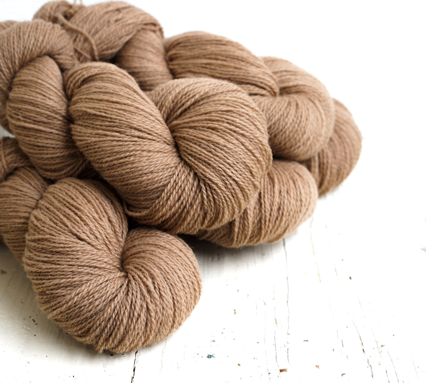 Taupe brown wool yarn - 100g./350m.- New Zealand fingering wool yarn - Sustainable wool - Crochet squares wool fiber - plaids weaving wool | taupe-brown-wool-yarn-100g-350m-new-zealand-fingering-wool-yarn-sustainable-wool-crochet-squares-wool-fiber-plaids-weaving-wool