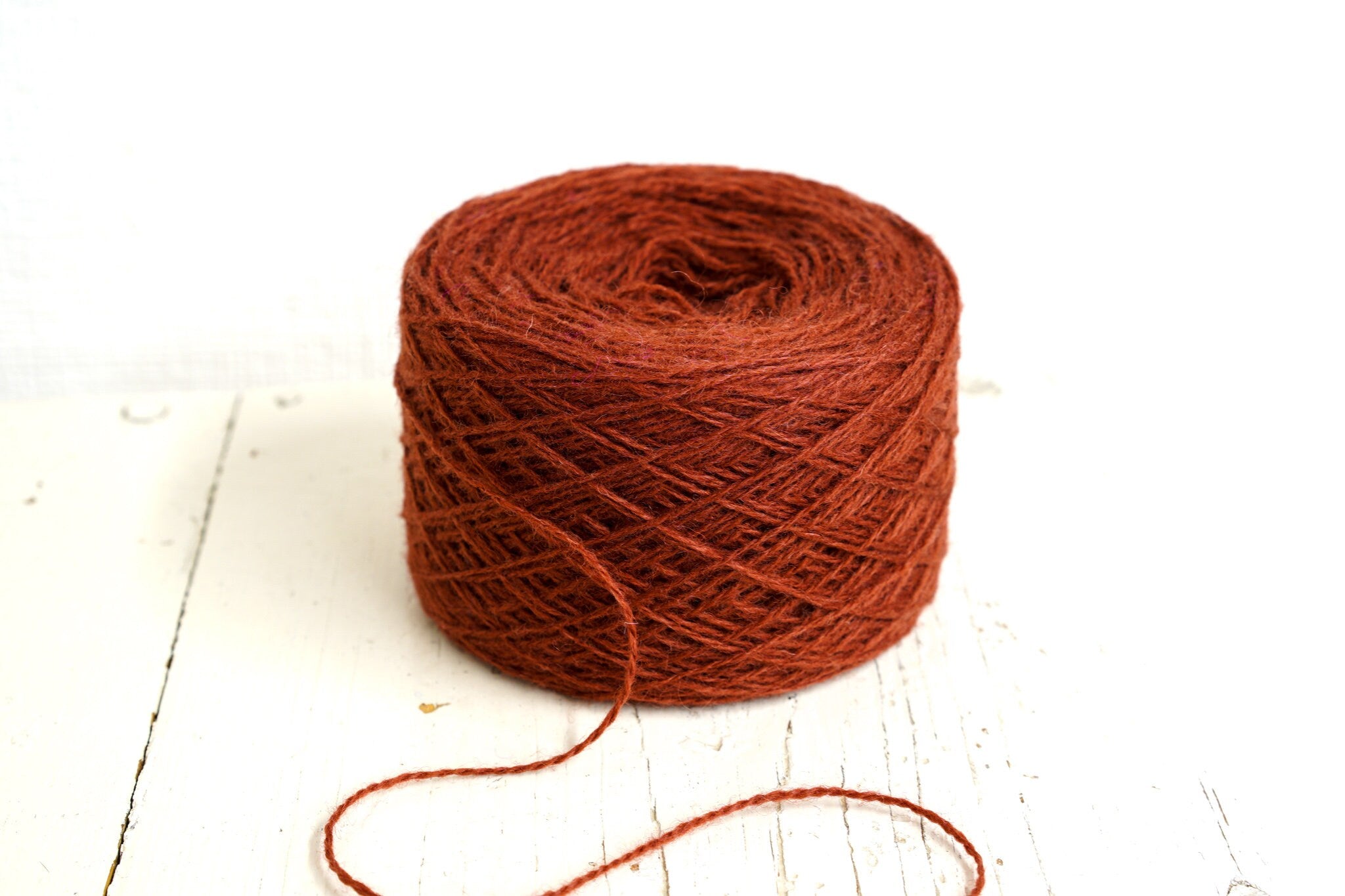 Burnt brick color wool in cone 0,9kg/31.7oz - Fingering yarn for weaving plaids, socks knitting, women&