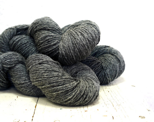 Graphite grey merino and Suffolk wool yarn blend | graphite-grey-merino-and-suffolk-wool-yarn-blend