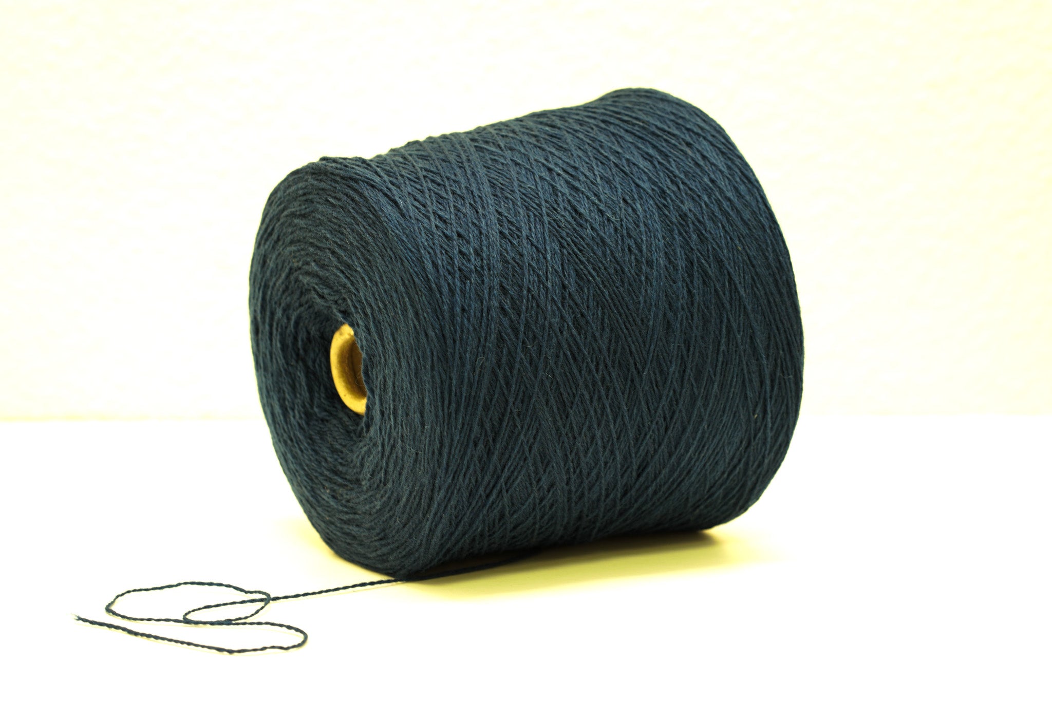 Oxford blue soft merino wool in cone - 900g /31.7oz