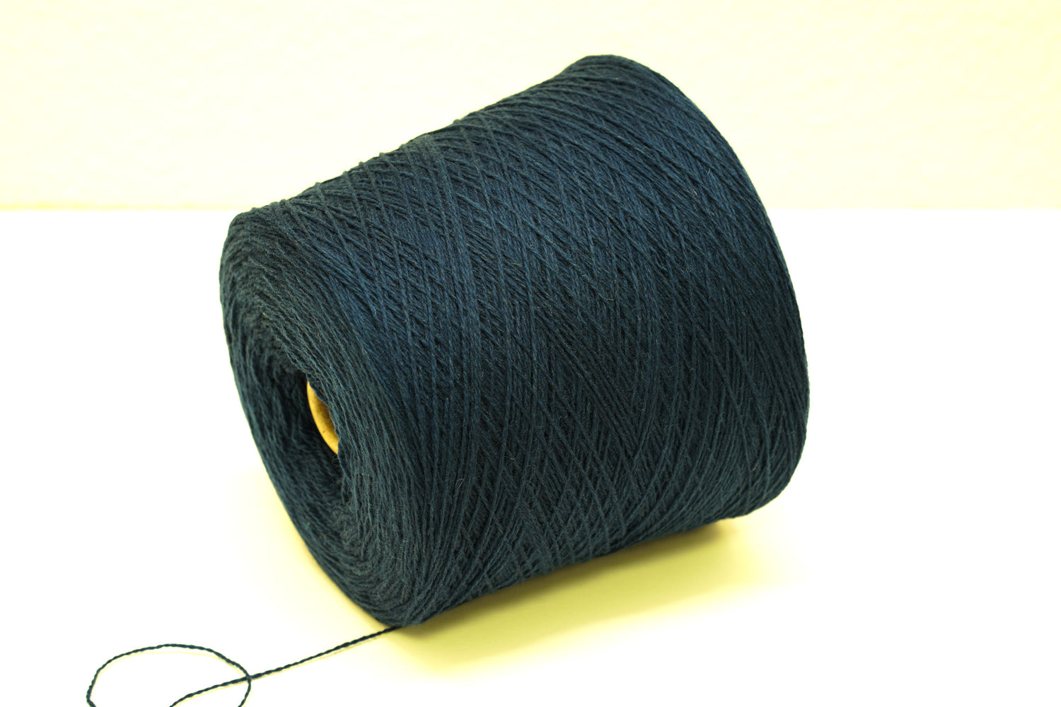Oxford blue soft merino wool in cone - 900g /31.7oz