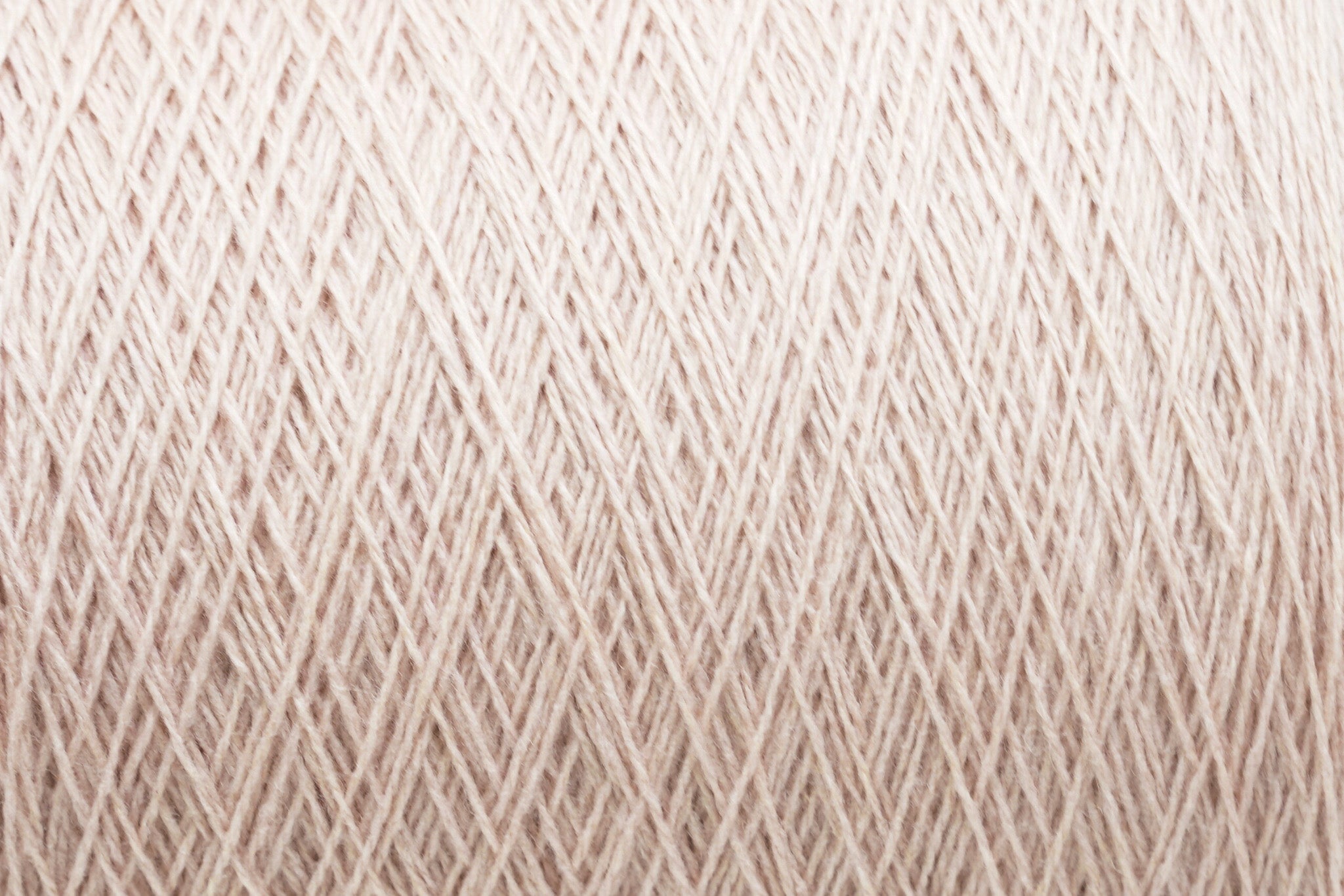 Lightest Rose soft merino wool in cone - 900g / 31,7oz. Color 505