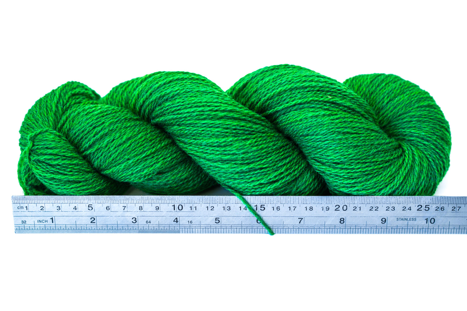 Grass green New Zealand wool yarn - 347