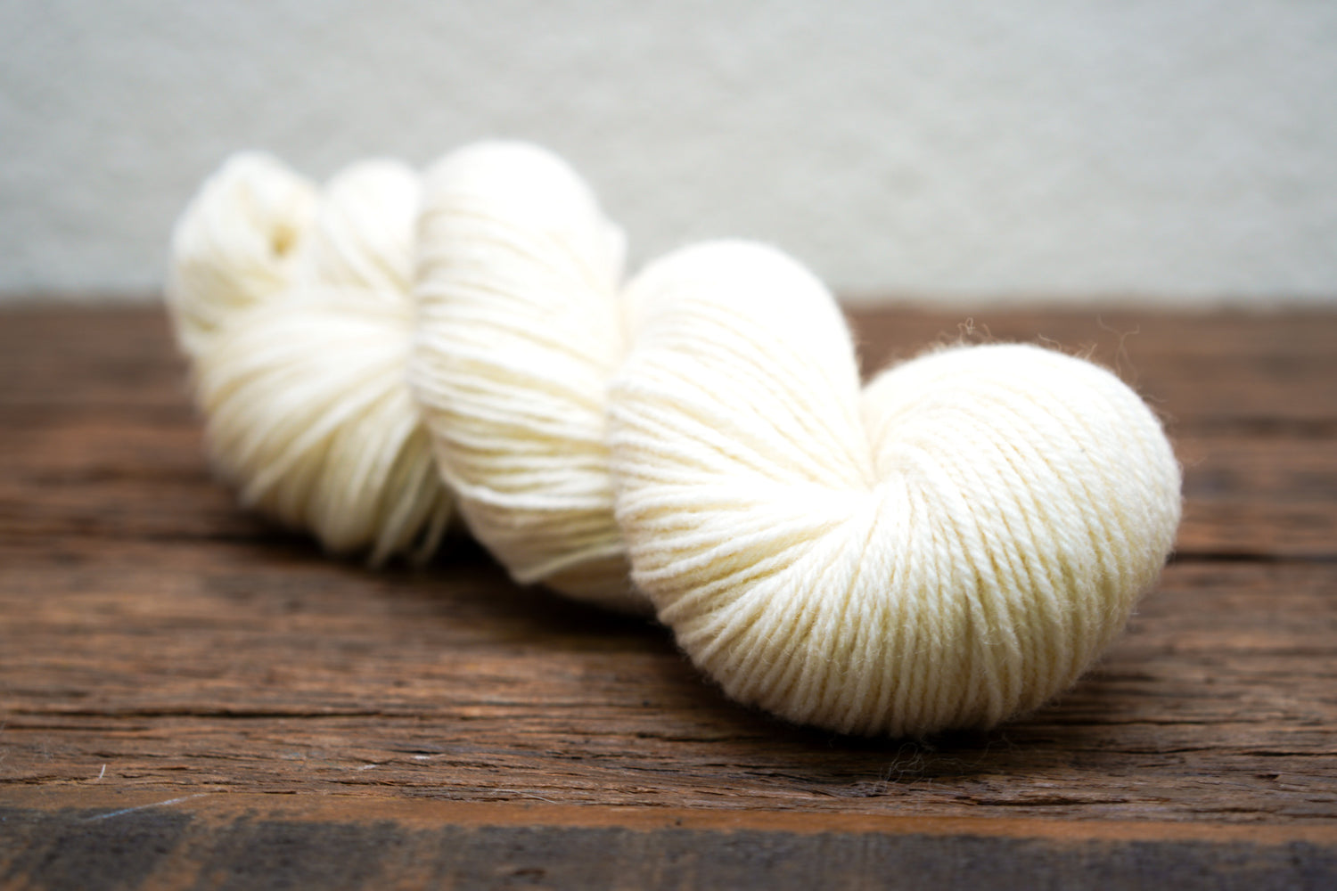 Milk white New Zealand sport wool yarn - 1000g./35oz