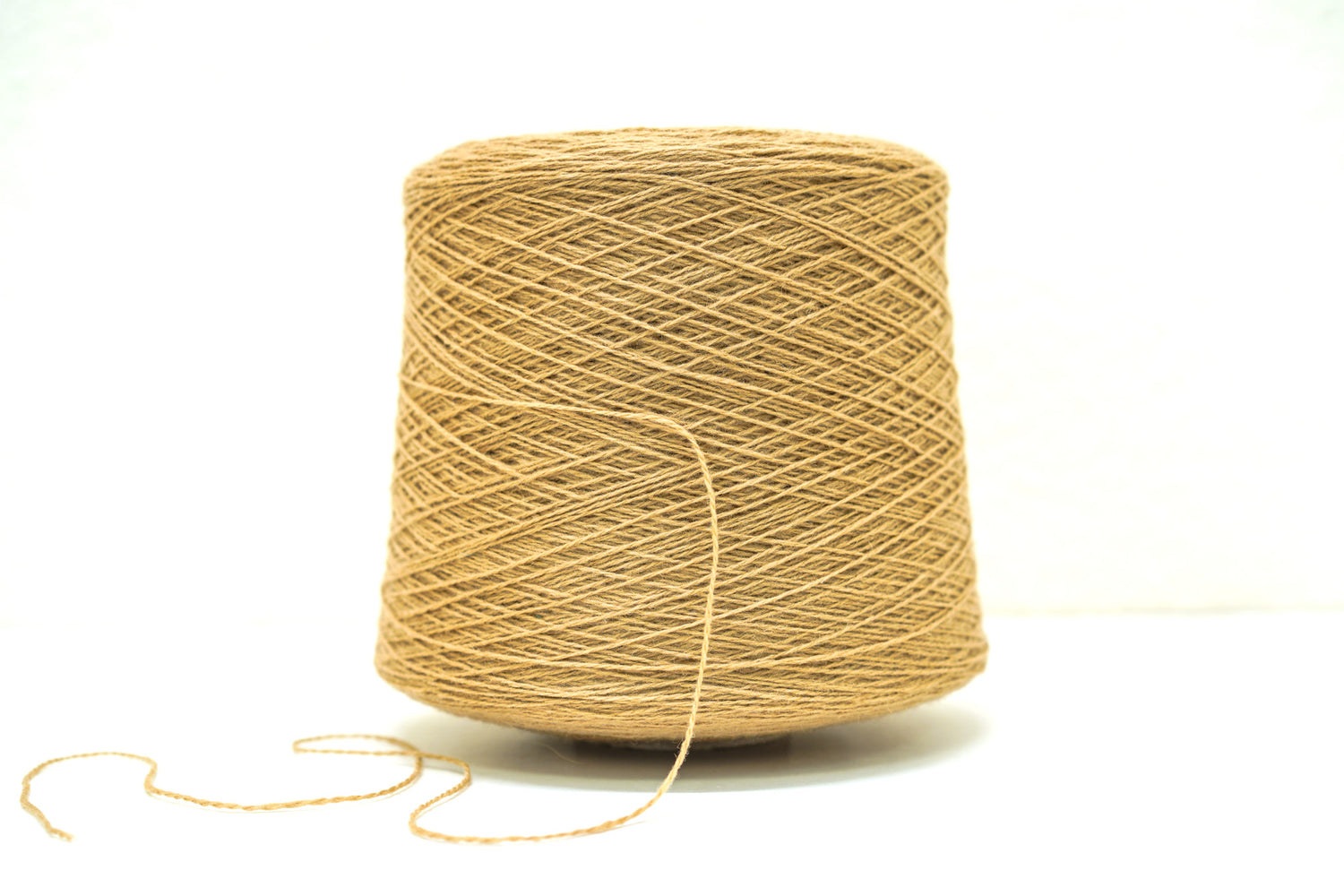 Late brown soft merino wool in cone - 900g/31,7oz.