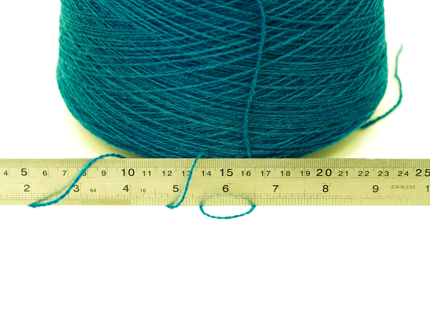 Emerald blue soft merino wool in cone - 900g / 31,7oz.