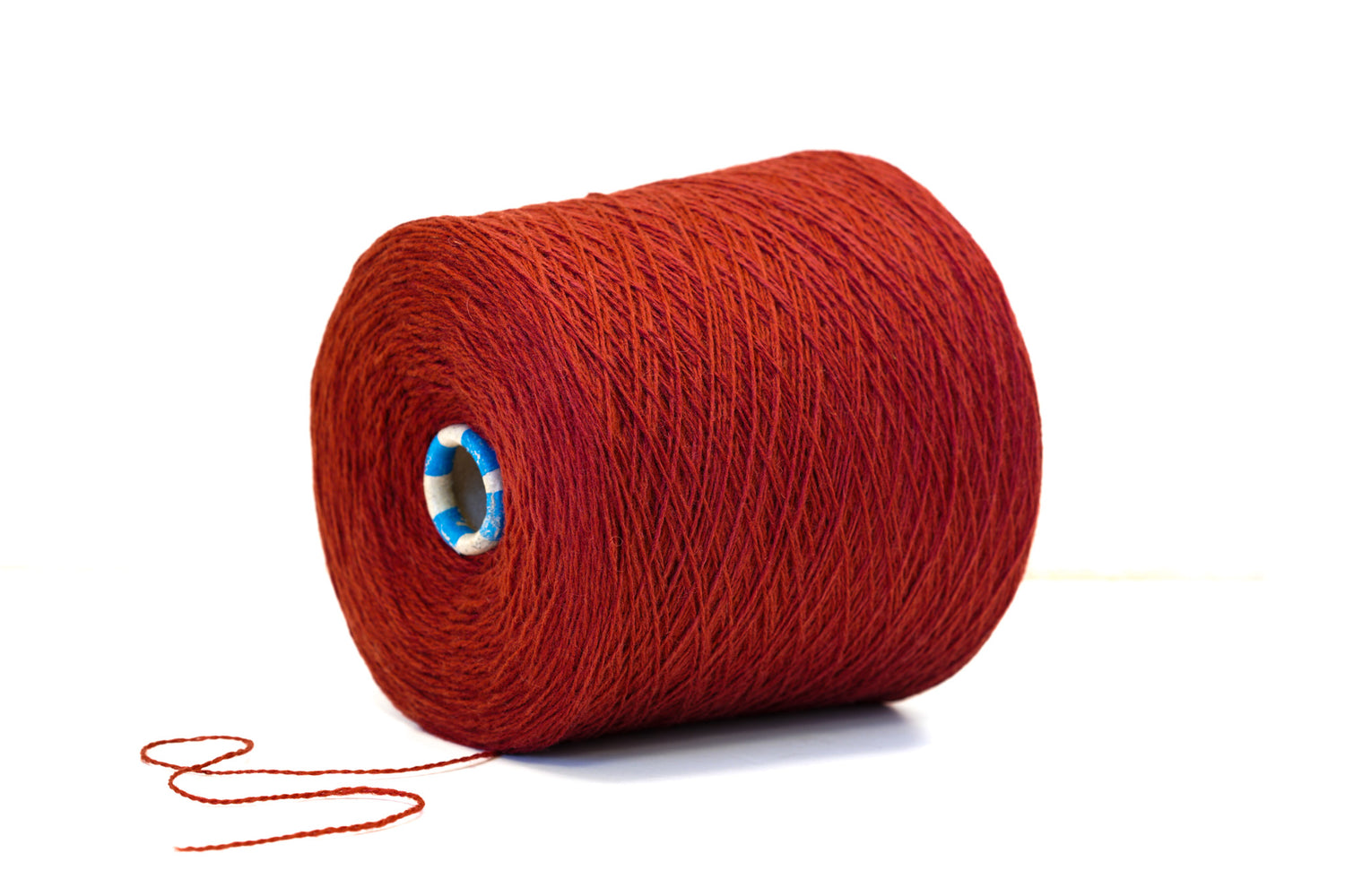 Burnt brick soft merino wool in cone - 900g / 31,7oz.