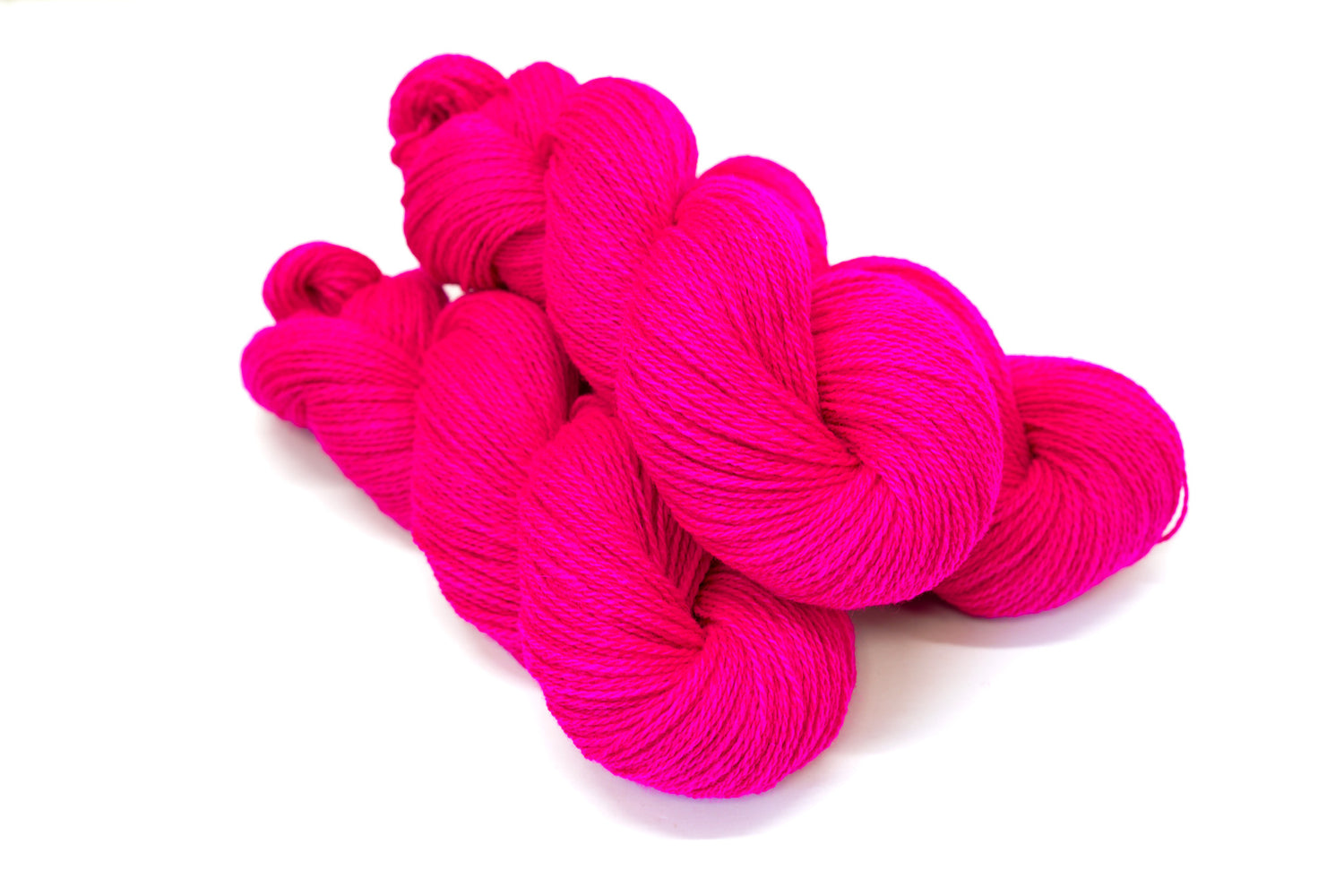 Neon pink New Zealand wool yarn - 107