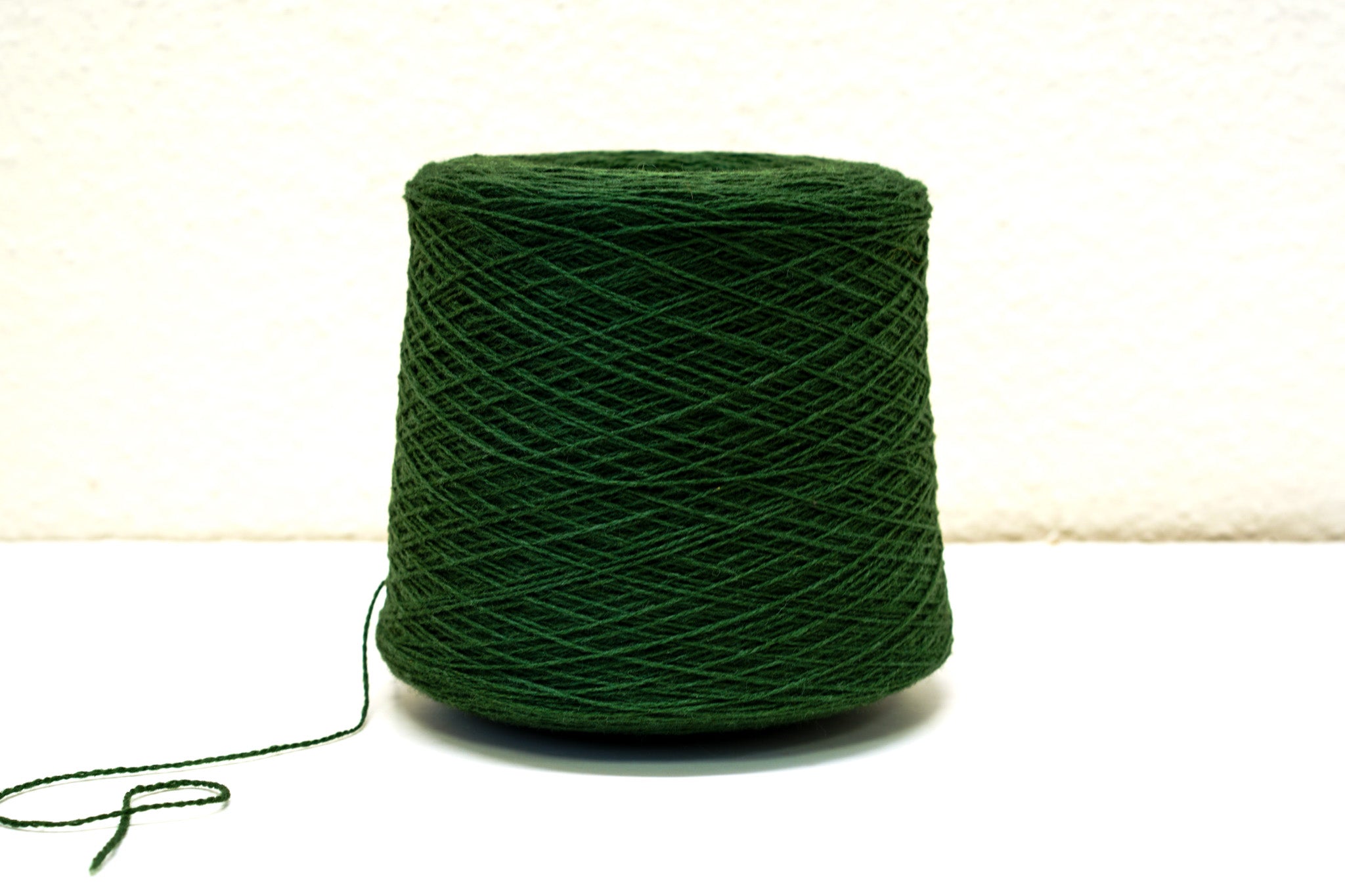 Forest green soft merino wool in cone - 900g/31,7oz.