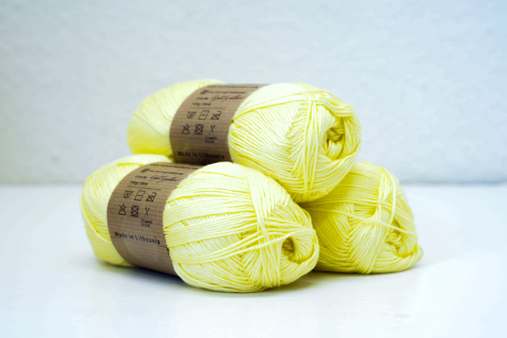 Light yellow 100% bamboo yarn 100g/3,5oz.