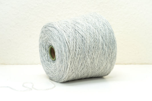 Light Grey soft merino wool in cone - 900g / 31,7oz.