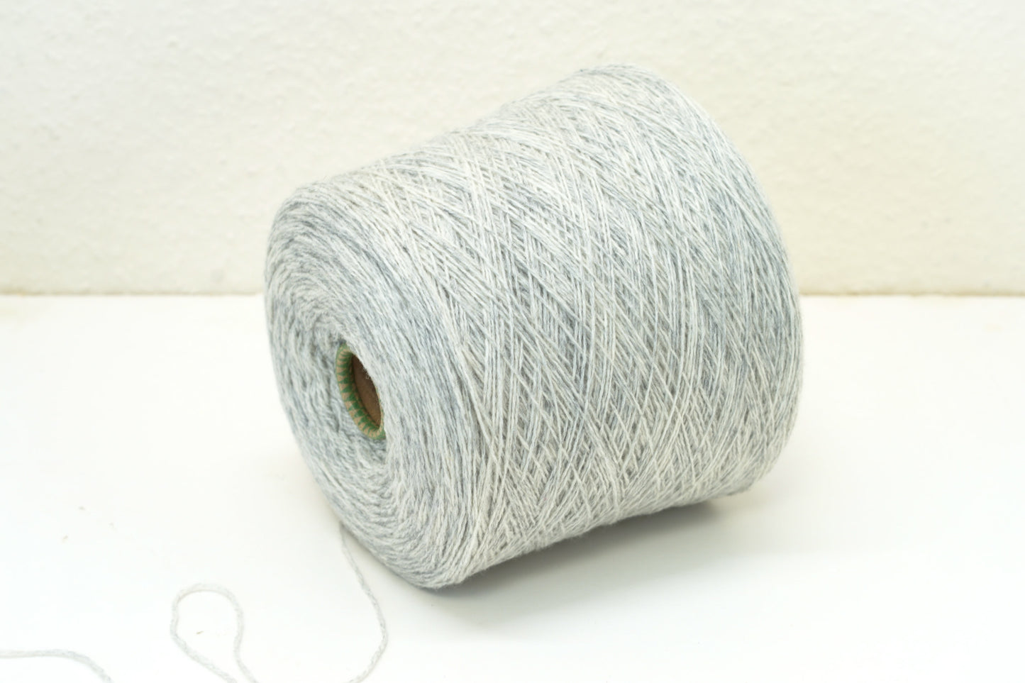 Light Grey soft merino wool in cone - 900g / 31,7oz.