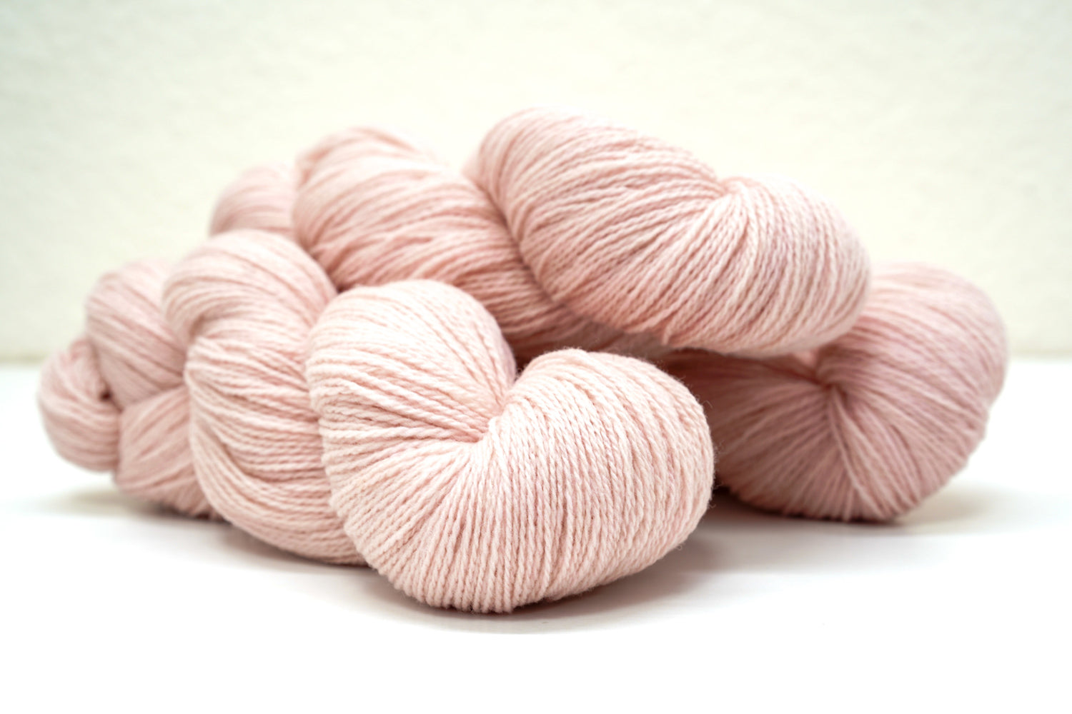 Merino wool yarn samples card in 32 colors