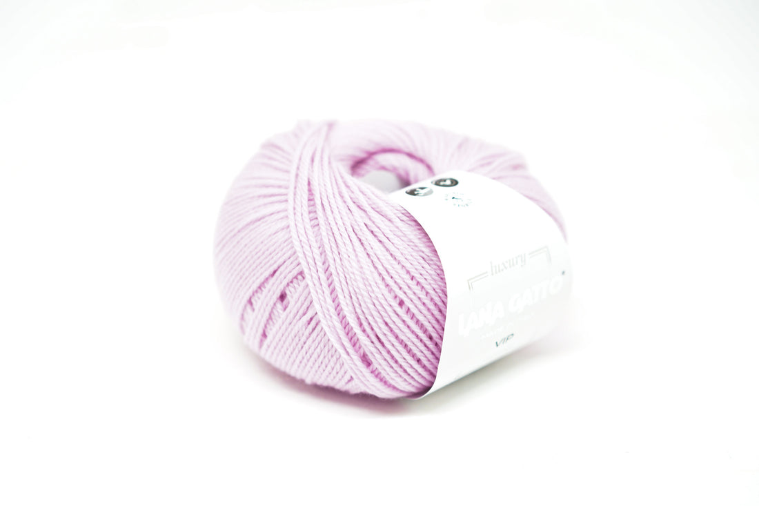 Baby pink 10054 - Lana Gatto VIP – Merino Wool &amp; Cashmere Yarn - 50 g /200 m