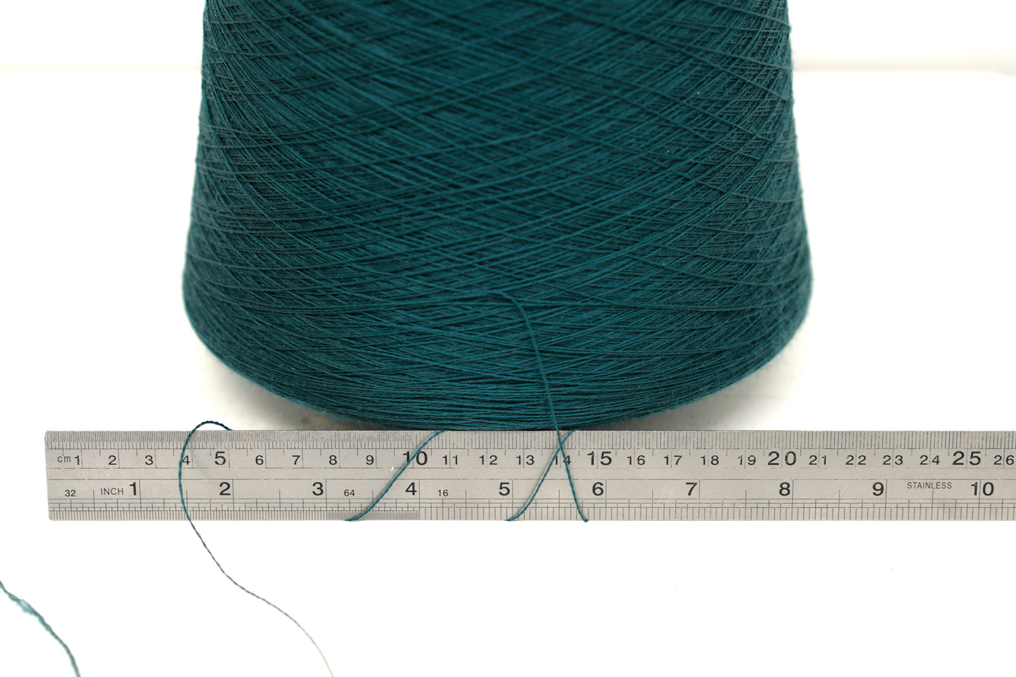 Emerald green 19059 - 100% Extra Fine Merino Wool - Lana GATTO - 100g/3.5oz