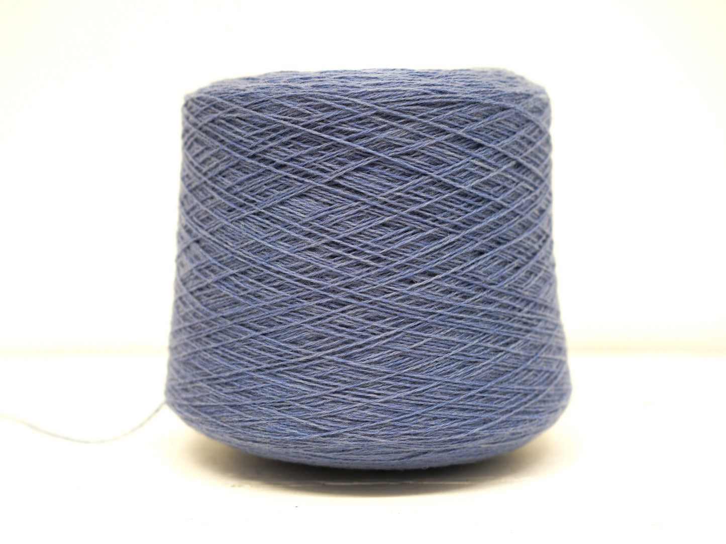 Steel blue soft merino wool in cone - 900g / 31,7oz.