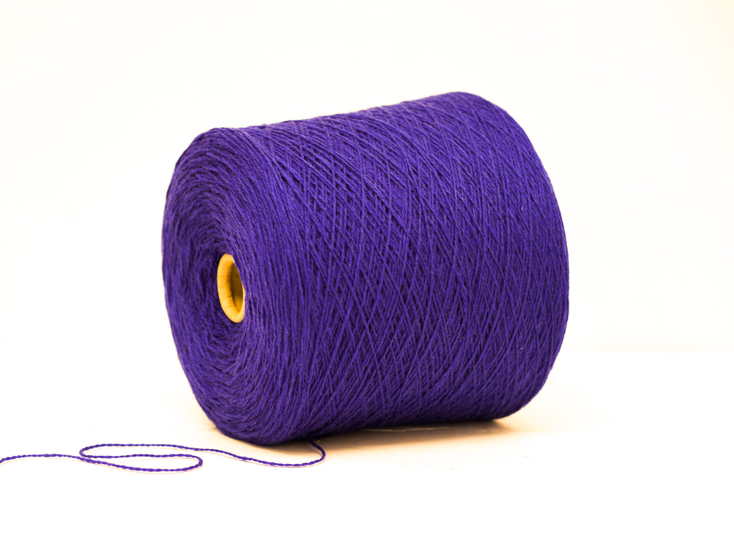 Violet blue soft merino wool in cone - 900g / 31,7oz.