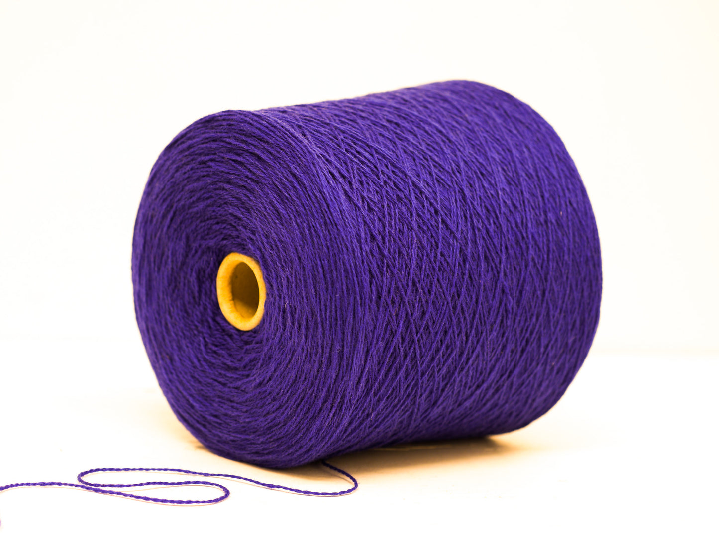 Violet blue soft merino wool in cone - 900g / 31,7oz.