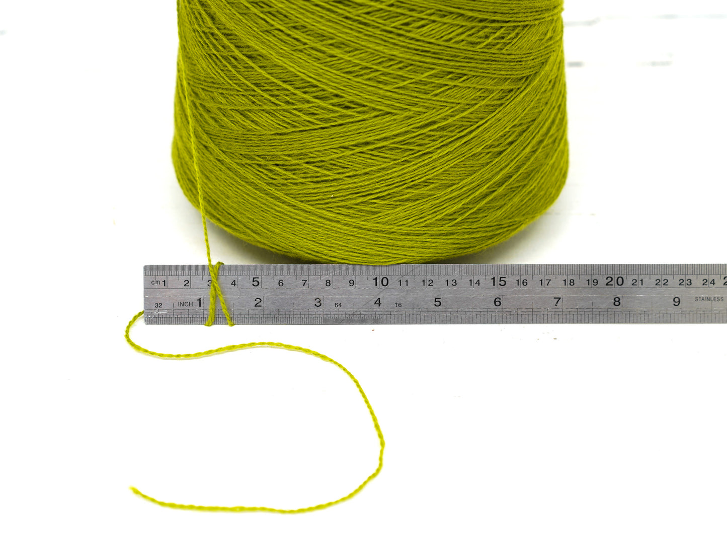 Lime green soft merino wool in cone - 900g/31,7oz.