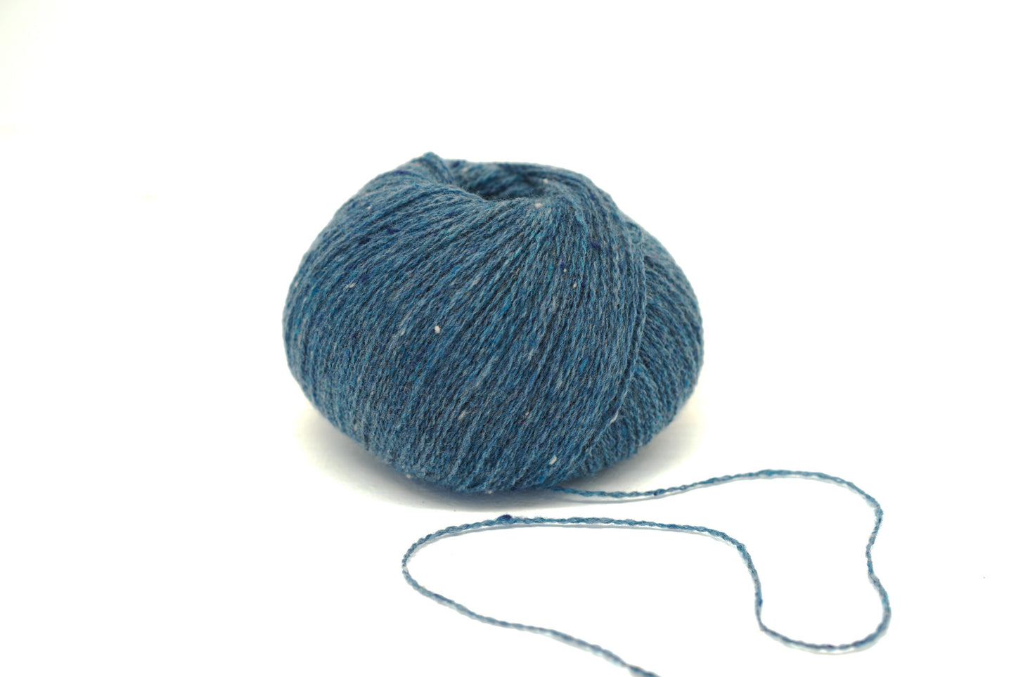 Sesia Scotland 2 Yarn – Denim Blue Tweed, 100% Virgin Wool, 50g 350m (1.75oz 382yds)