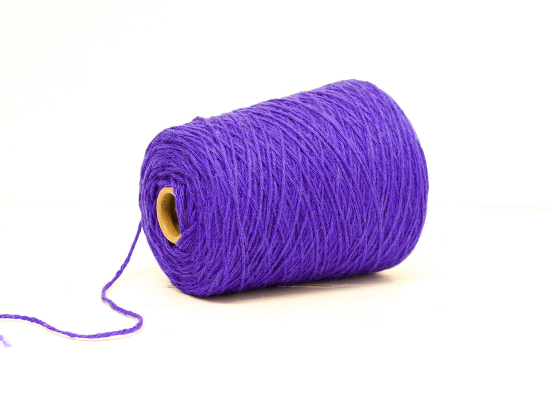 Königsviolettes Wollgarn zur Teppichherstellung - Farbe 106
