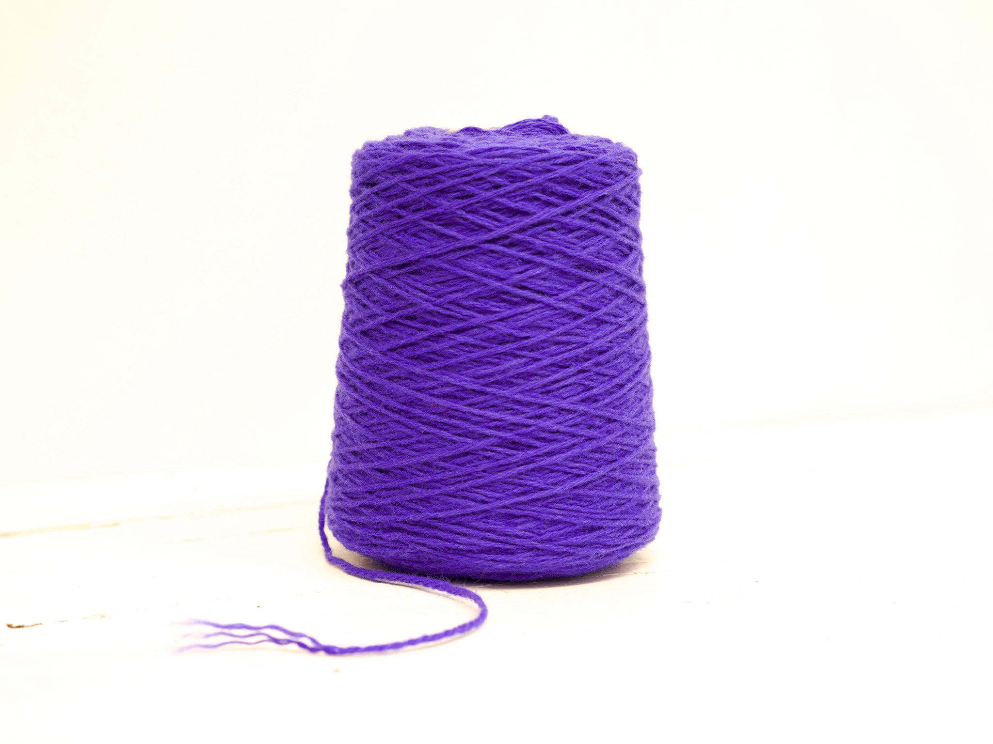 Royal purple wool yarn for carpet making - color 106