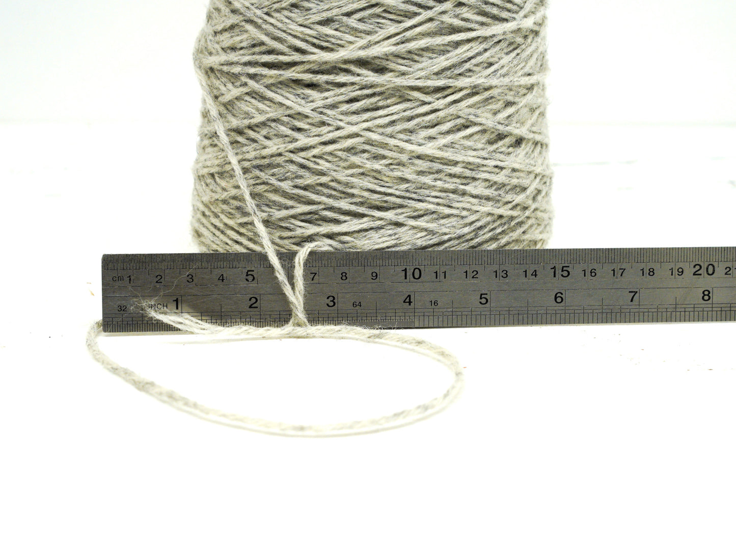 Grey melange 100% carpet wool yarn - 202