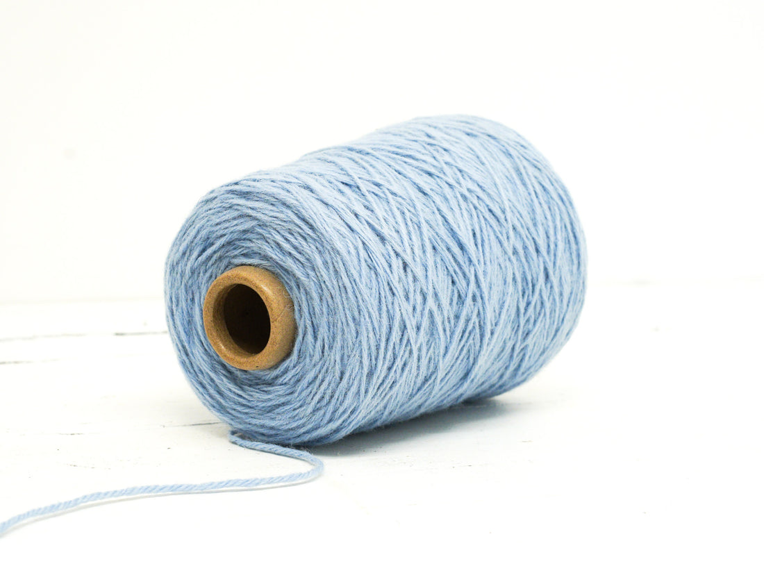 Blaues Wollgarn -420