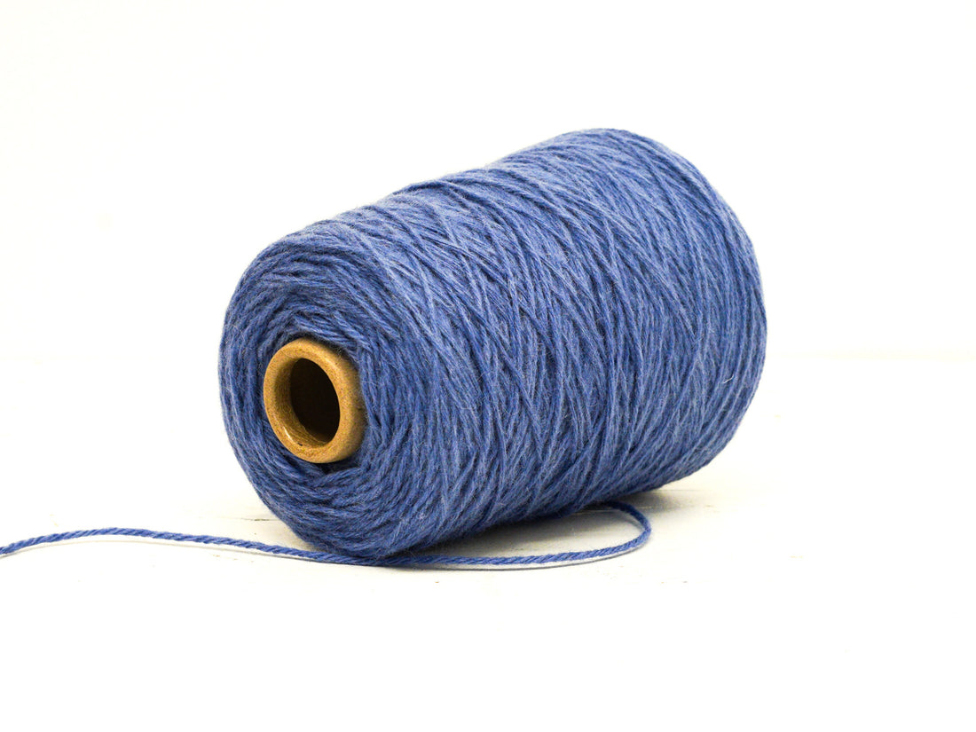 Stahlblaues Teppichwollgarn - 440